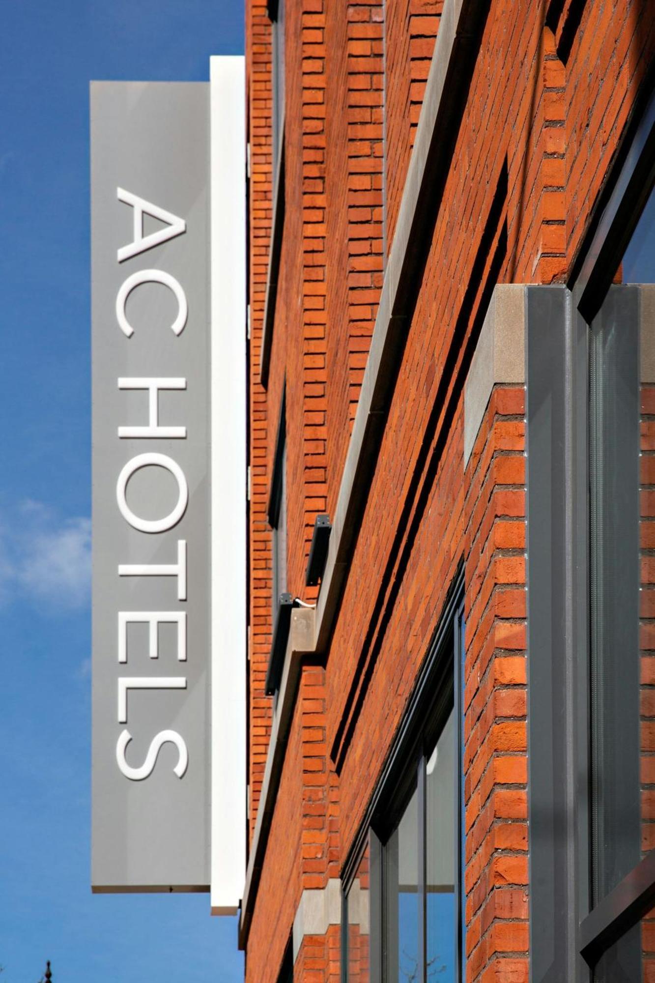 Ac Hotel By Marriott Grand Rapids Downtown Exterior photo